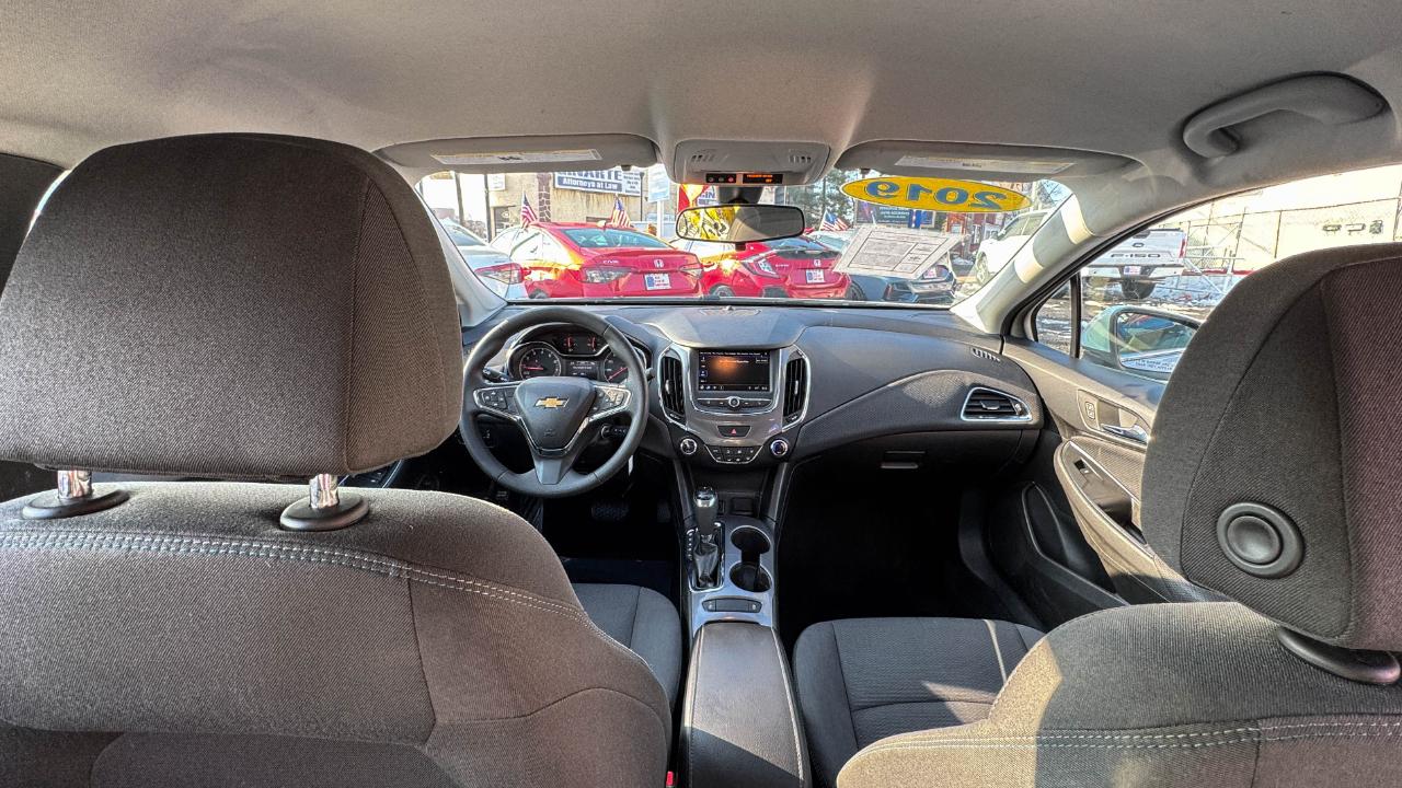 Chevrolet Cruze 4dr Sdn LT 2019