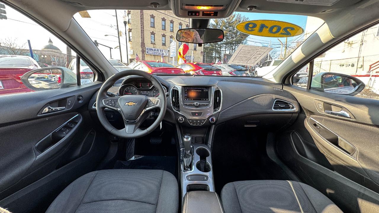 Chevrolet Cruze 4dr Sdn LT 2019