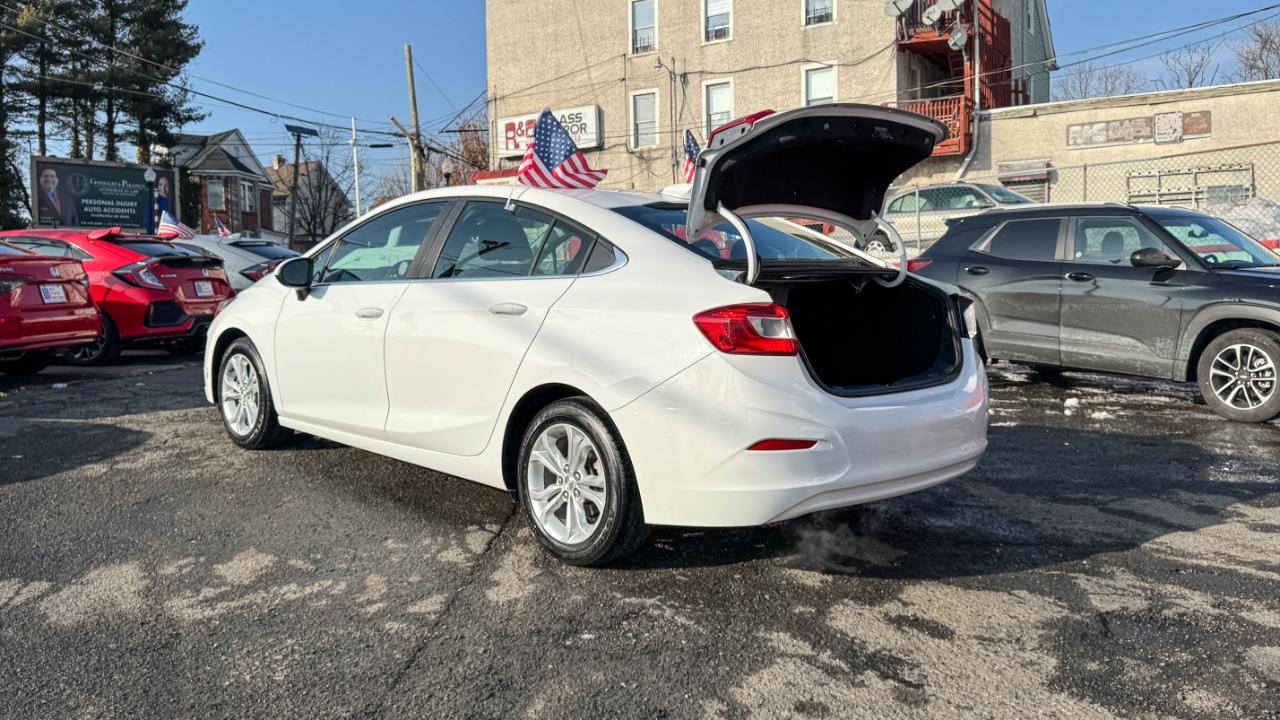 Chevrolet Cruze 4dr Sdn LT 2019