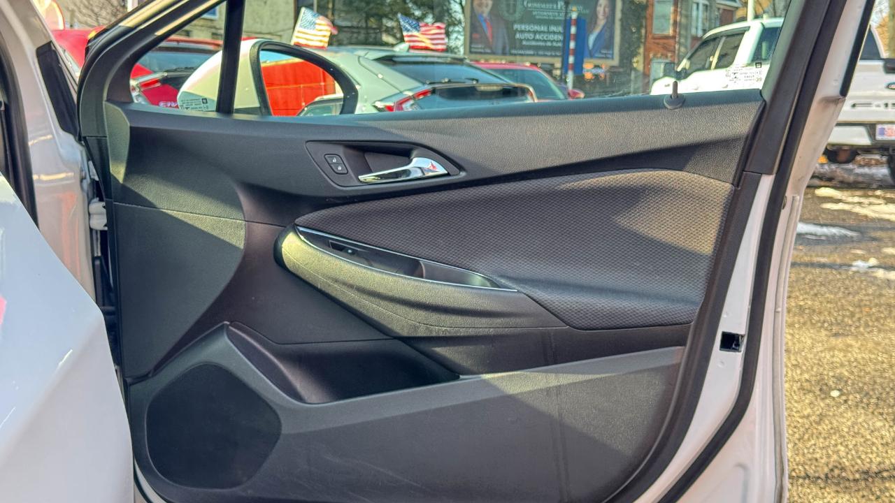 Chevrolet Cruze 4dr Sdn LT 2019