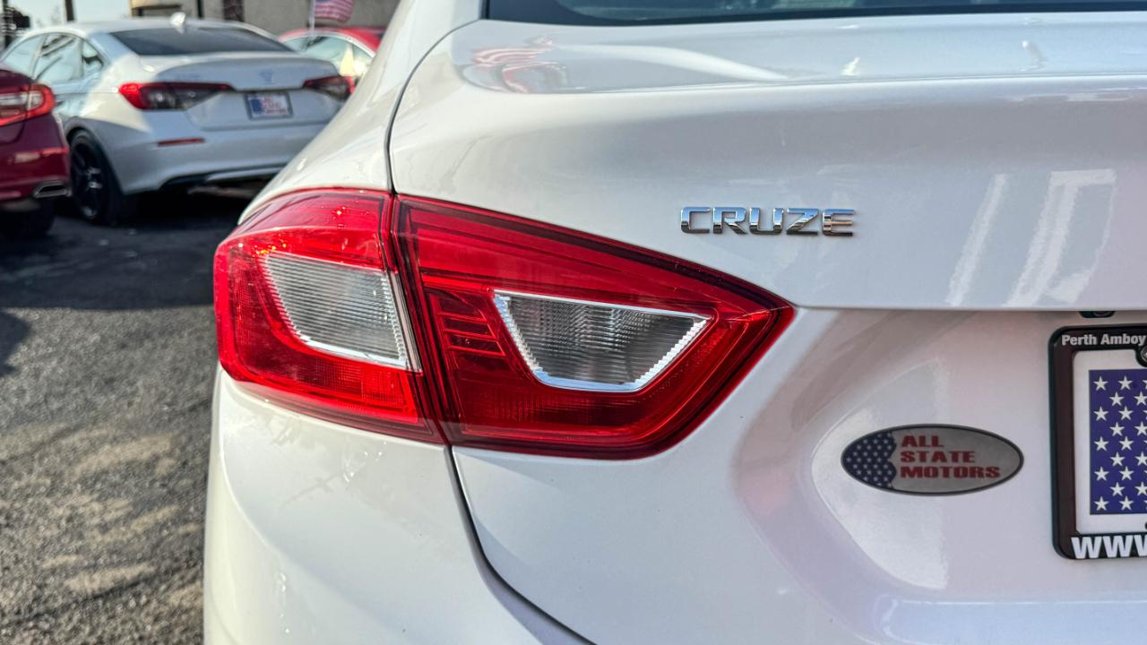 Chevrolet Cruze 4dr Sdn LT 2019