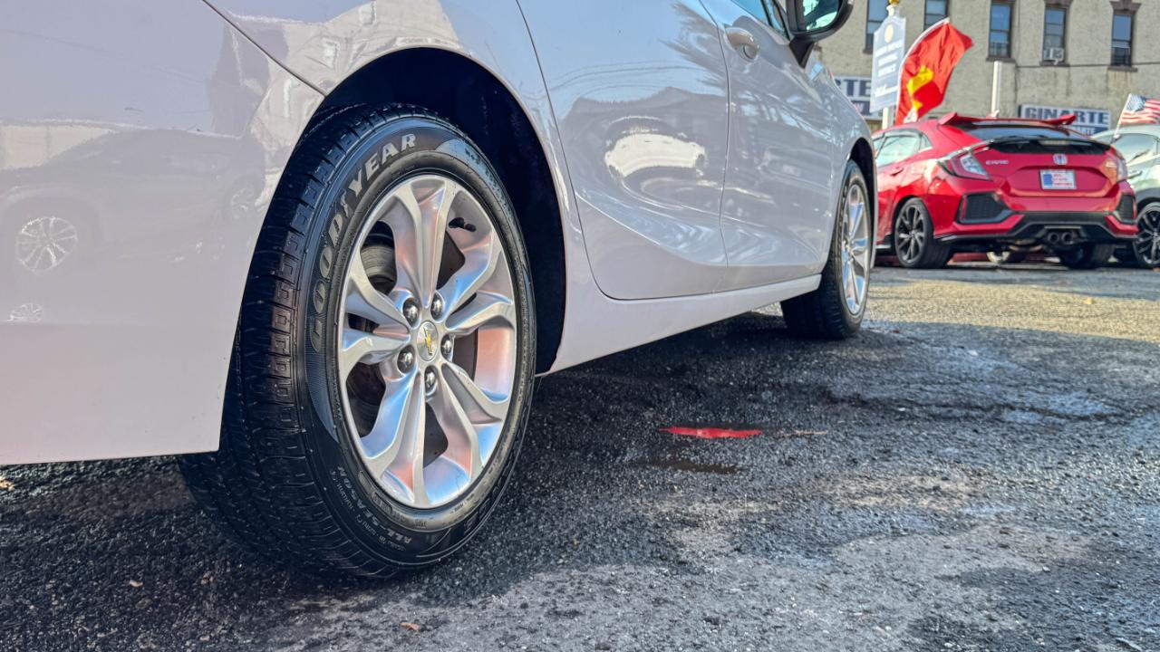 Chevrolet Cruze 4dr Sdn LT 2019