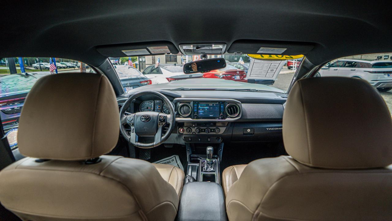 Toyota Tacoma TRD Off Road Double Cab 5' Bed V6 4x4 AT (Natl) 2017