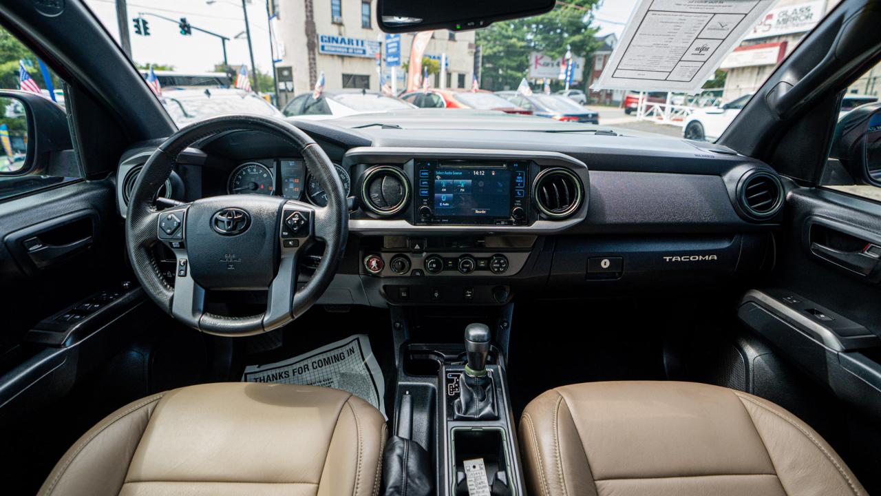 Toyota Tacoma TRD Off Road Double Cab 5' Bed V6 4x4 AT (Natl) 2017