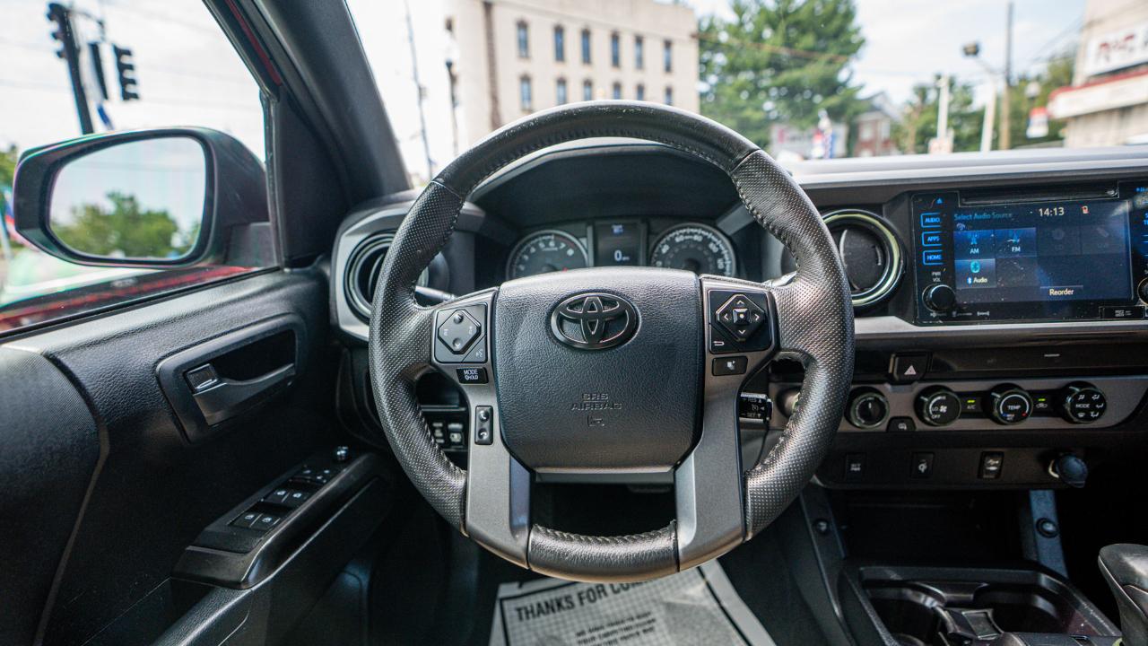 Toyota Tacoma TRD Off Road Double Cab 5' Bed V6 4x4 AT (Natl) 2017