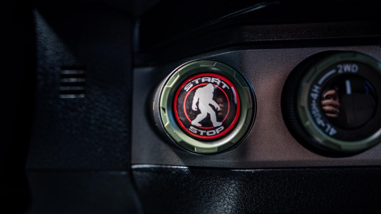 Toyota Tacoma TRD Off Road Double Cab 5' Bed V6 4x4 AT (Natl) 2017