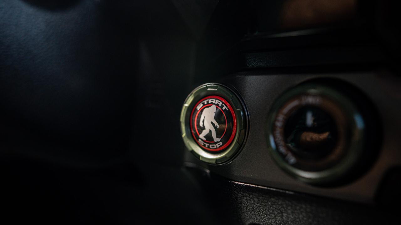 Toyota Tacoma TRD Off Road Double Cab 5' Bed V6 4x4 AT (Natl) 2017