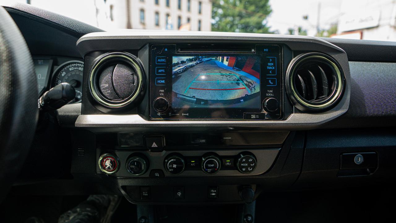 Toyota Tacoma TRD Off Road Double Cab 5' Bed V6 4x4 AT (Natl) 2017