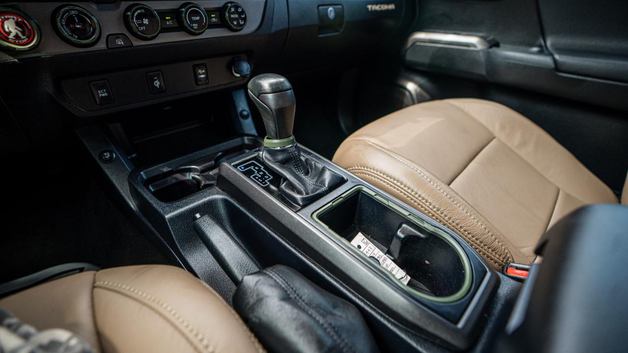 Toyota Tacoma TRD Off Road Double Cab 5' Bed V6 4x4 AT (Natl) 2017