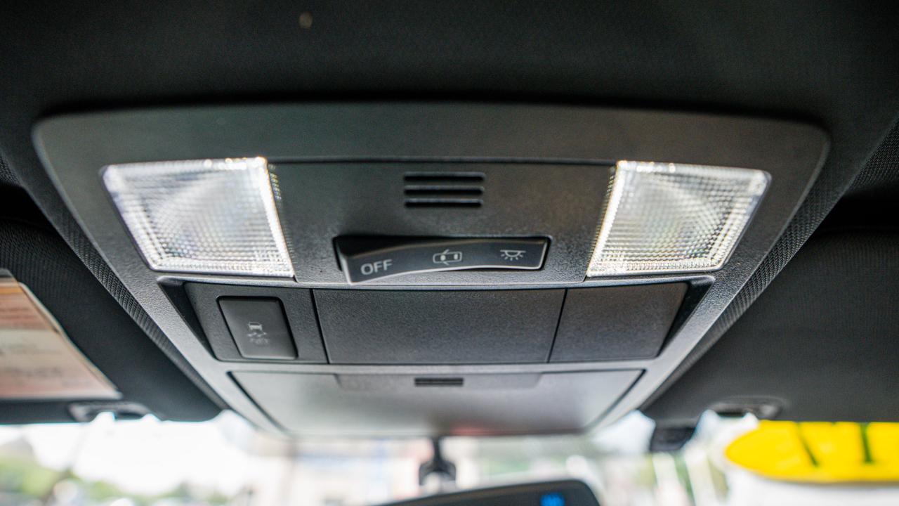 Toyota Tacoma TRD Off Road Double Cab 5' Bed V6 4x4 AT (Natl) 2017