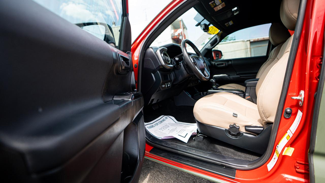 Toyota Tacoma TRD Off Road Double Cab 5' Bed V6 4x4 AT (Natl) 2017