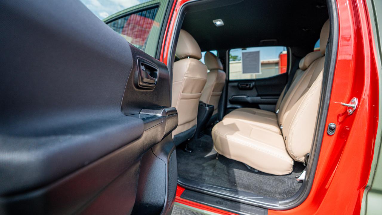 Toyota Tacoma TRD Off Road Double Cab 5' Bed V6 4x4 AT (Natl) 2017