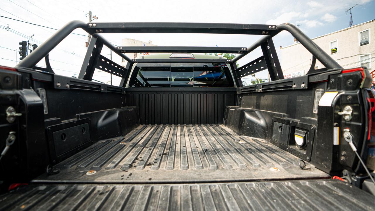 Toyota Tacoma TRD Off Road Double Cab 5' Bed V6 4x4 AT (Natl) 2017