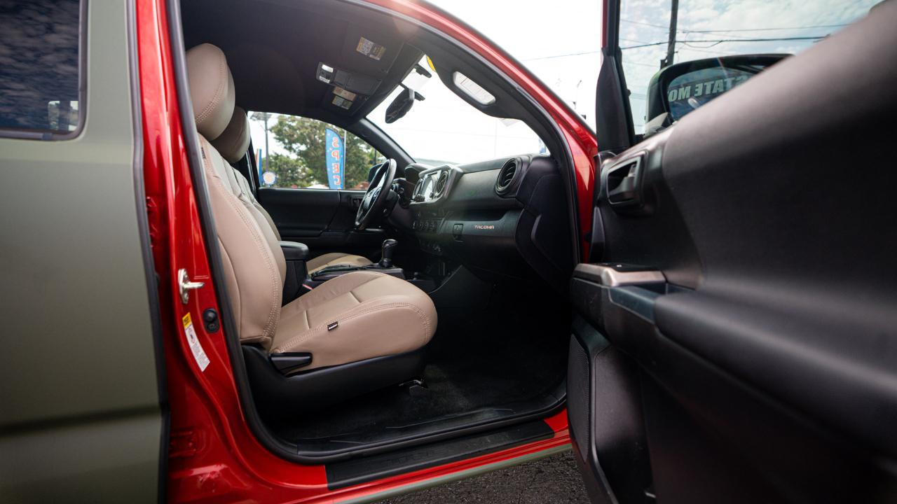 Toyota Tacoma TRD Off Road Double Cab 5' Bed V6 4x4 AT (Natl) 2017