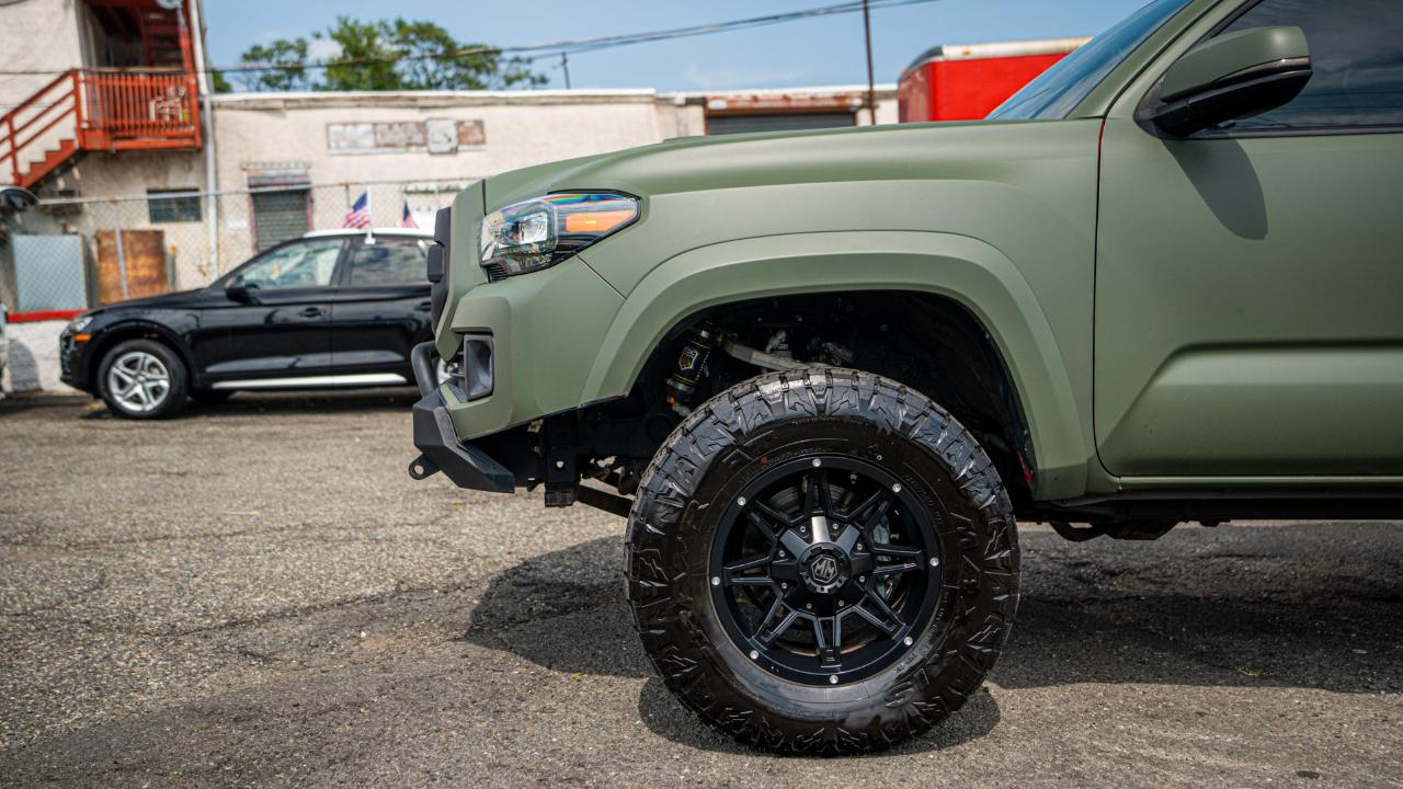 Toyota Tacoma TRD Off Road Double Cab 5' Bed V6 4x4 AT (Natl) 2017