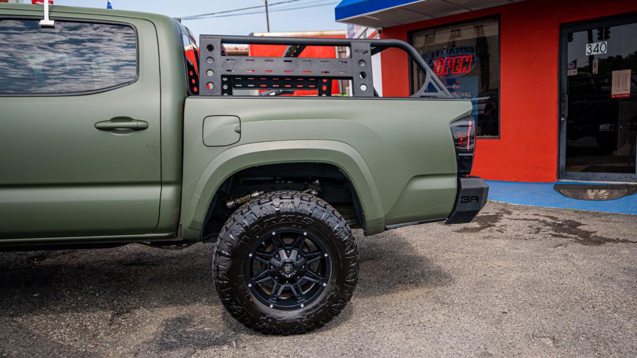 Toyota Tacoma TRD Off Road Double Cab 5' Bed V6 4x4 AT (Natl) 2017