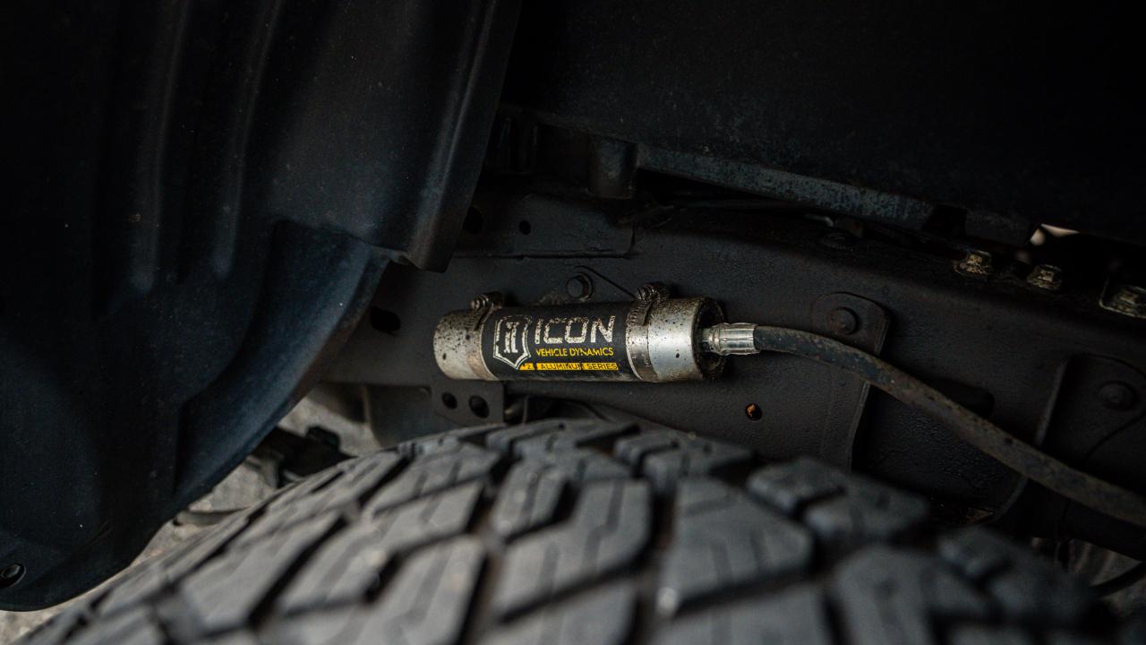 Toyota Tacoma TRD Off Road Double Cab 5' Bed V6 4x4 AT (Natl) 2017