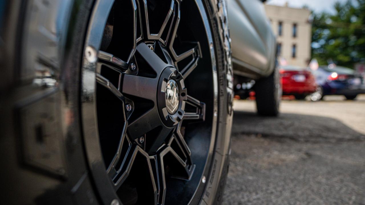 Toyota Tacoma TRD Off Road Double Cab 5' Bed V6 4x4 AT (Natl) 2017