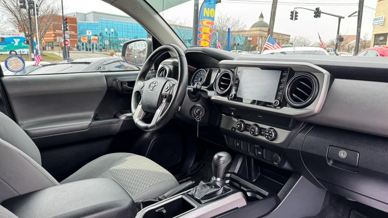 Toyota Tacoma 2WD Double Cab I4 AT SR5 (Natl) 2020