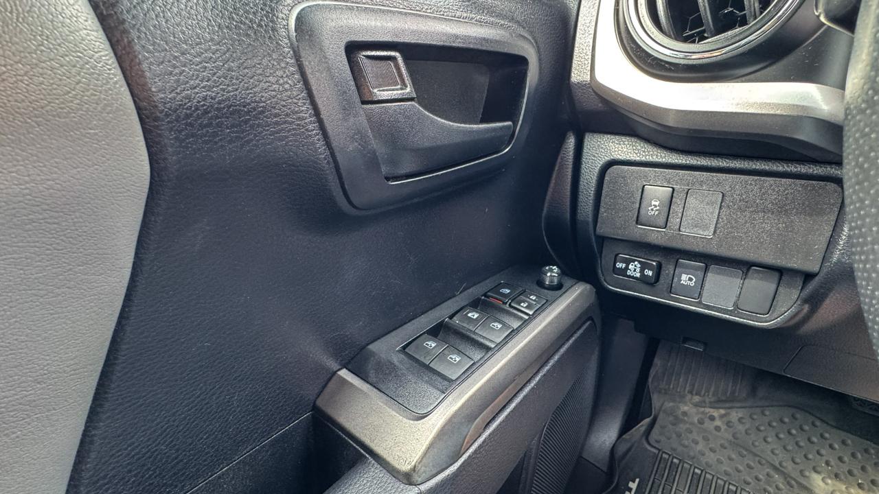 Toyota Tacoma 2WD Double Cab I4 AT SR5 (Natl) 2020