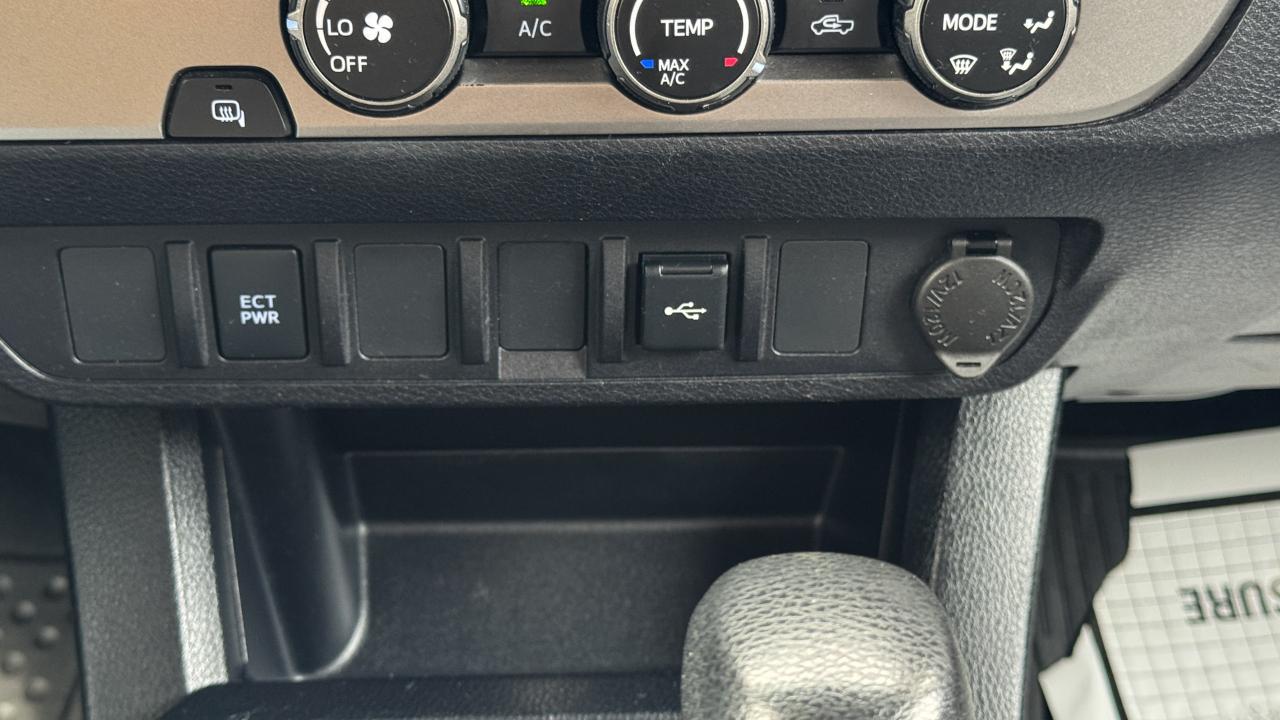 Toyota Tacoma 2WD Double Cab I4 AT SR5 (Natl) 2020