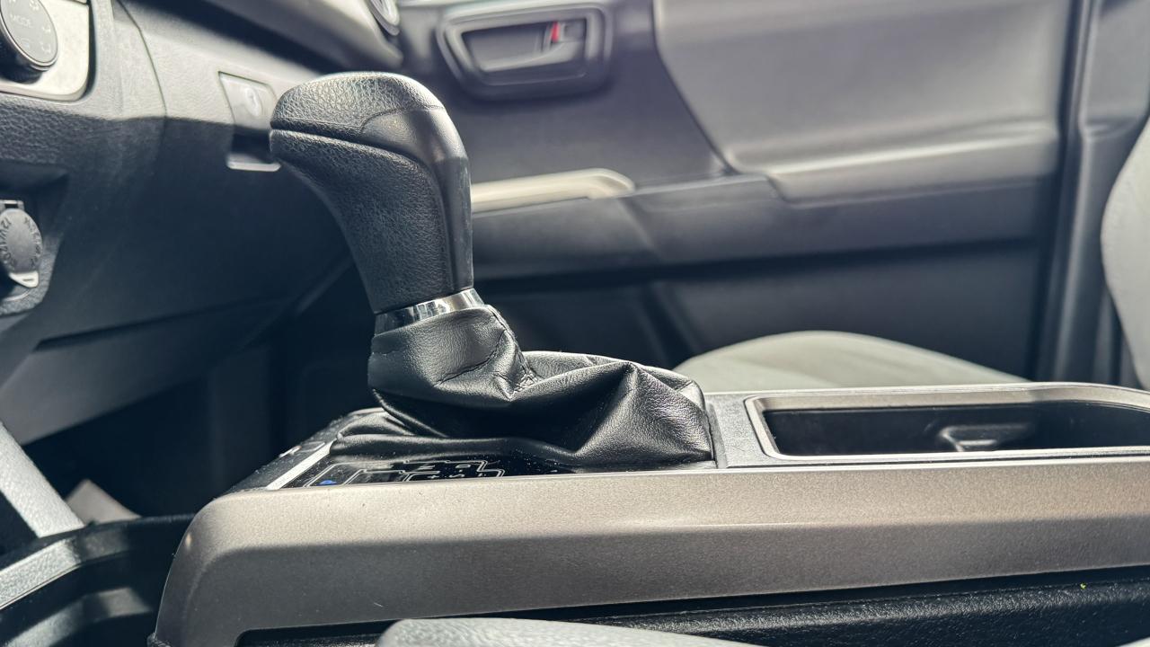 Toyota Tacoma 2WD Double Cab I4 AT SR5 (Natl) 2020