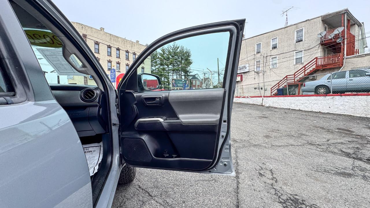 Toyota Tacoma 2WD Double Cab I4 AT SR5 (Natl) 2020