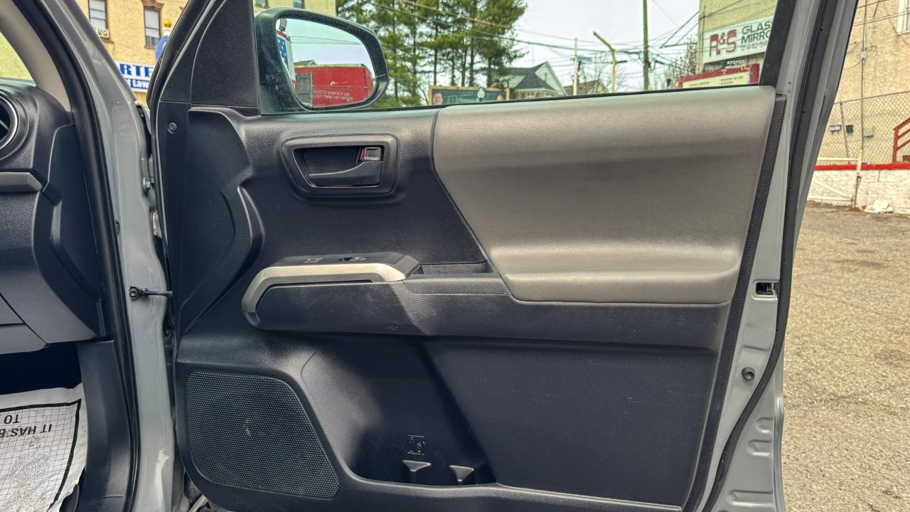 Toyota Tacoma 2WD Double Cab I4 AT SR5 (Natl) 2020