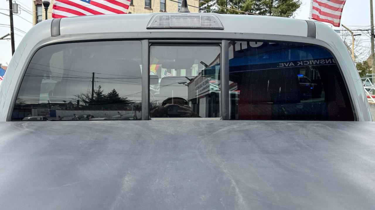 Toyota Tacoma 2WD Double Cab I4 AT SR5 (Natl) 2020