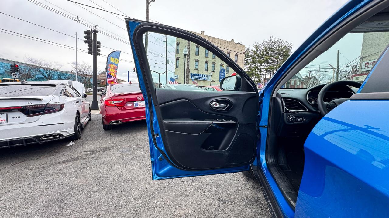 Jeep Cherokee Altitude Lux 4x4 2023