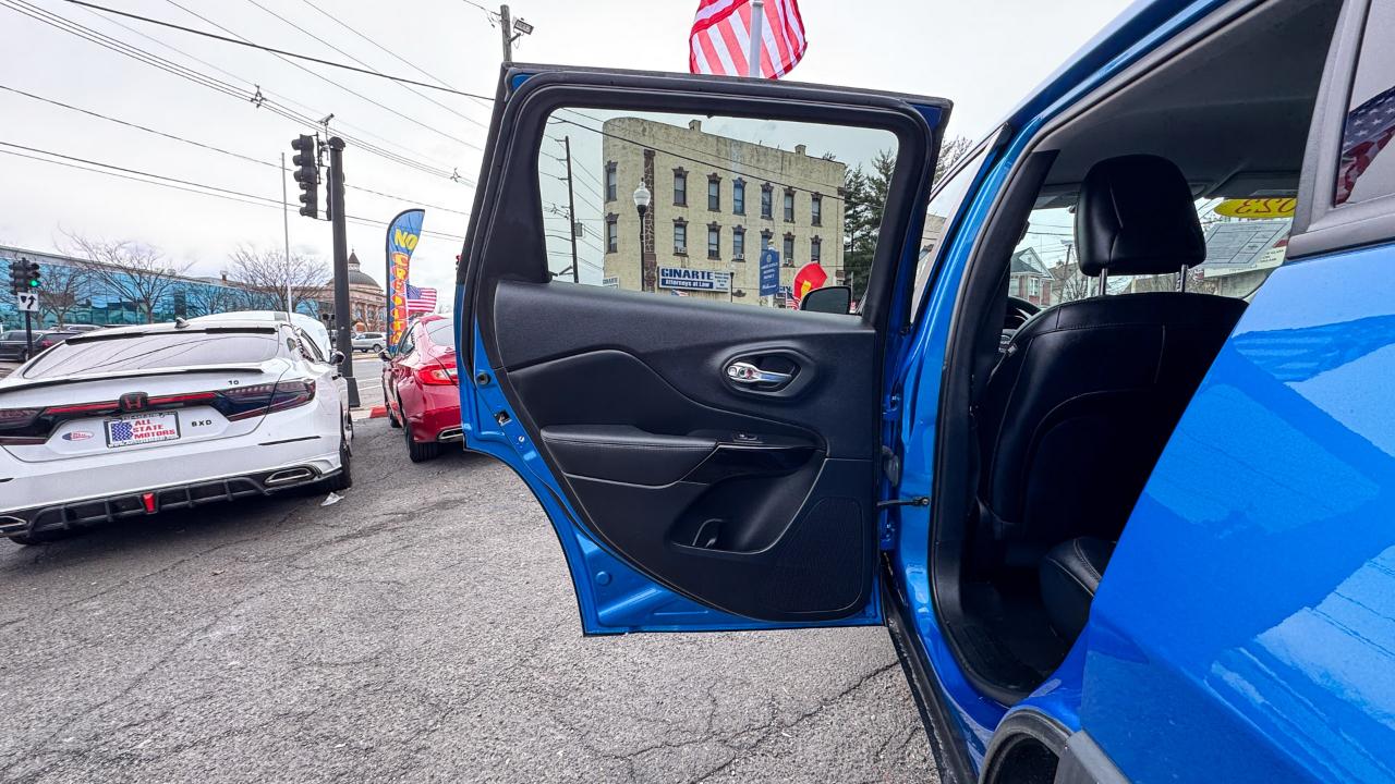 Jeep Cherokee Altitude Lux 4x4 2023