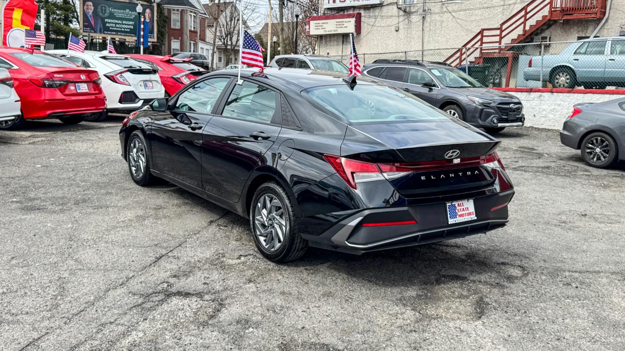 Hyundai Elantra SEL IVT 2024