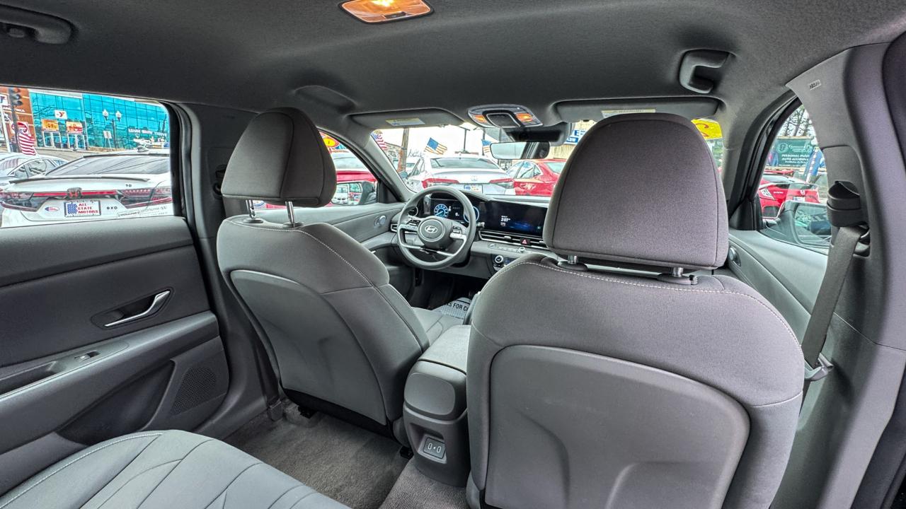 Hyundai Elantra SEL IVT 2024