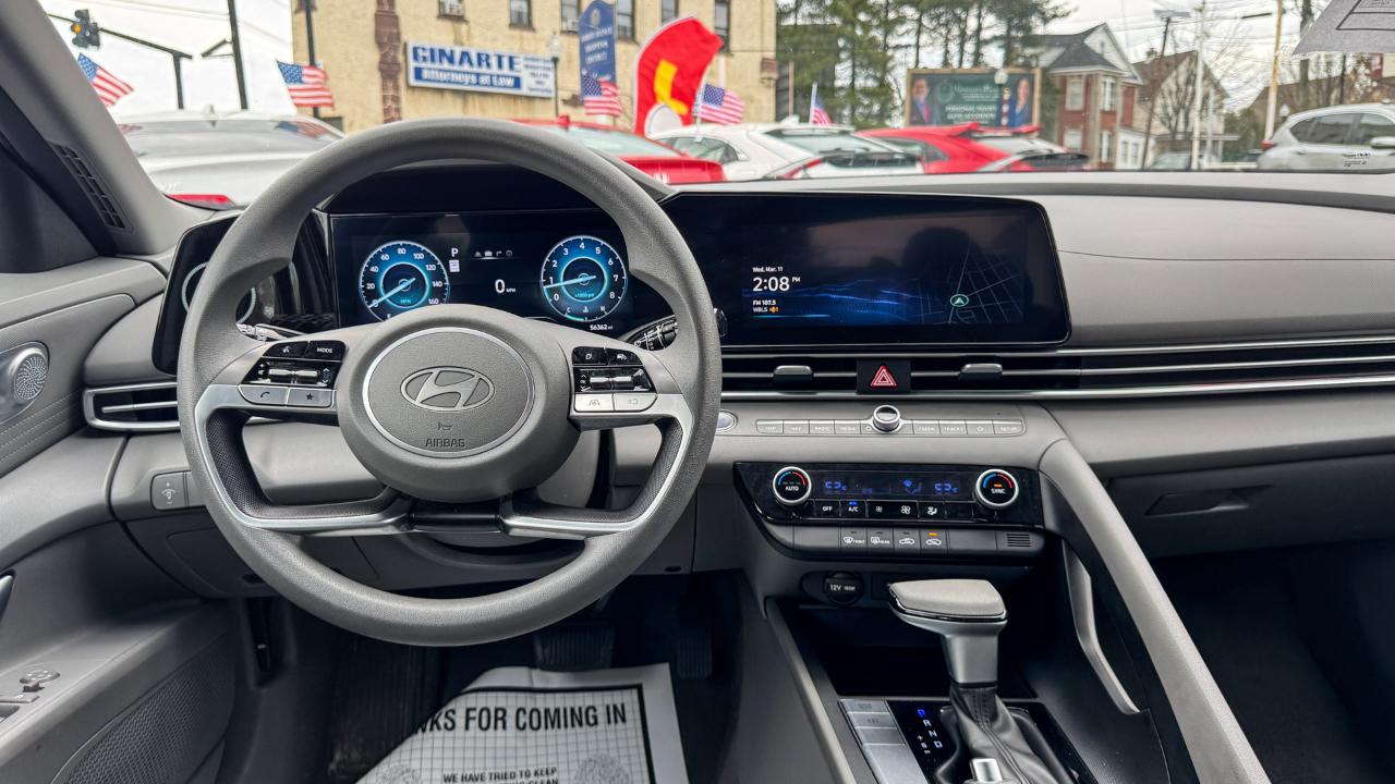 Hyundai Elantra SEL IVT 2024