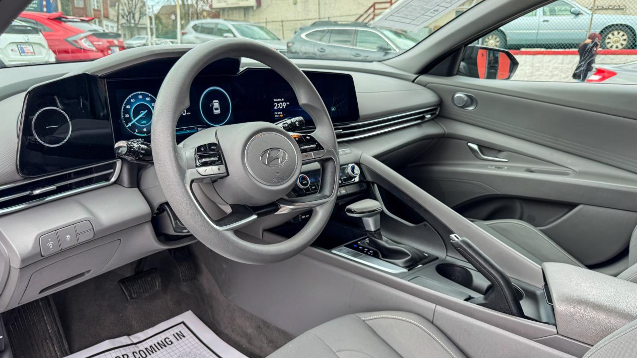 Hyundai Elantra SEL IVT 2024