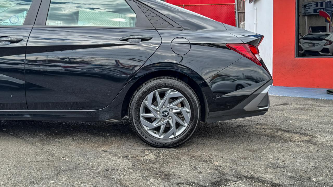 Hyundai Elantra SEL IVT 2024