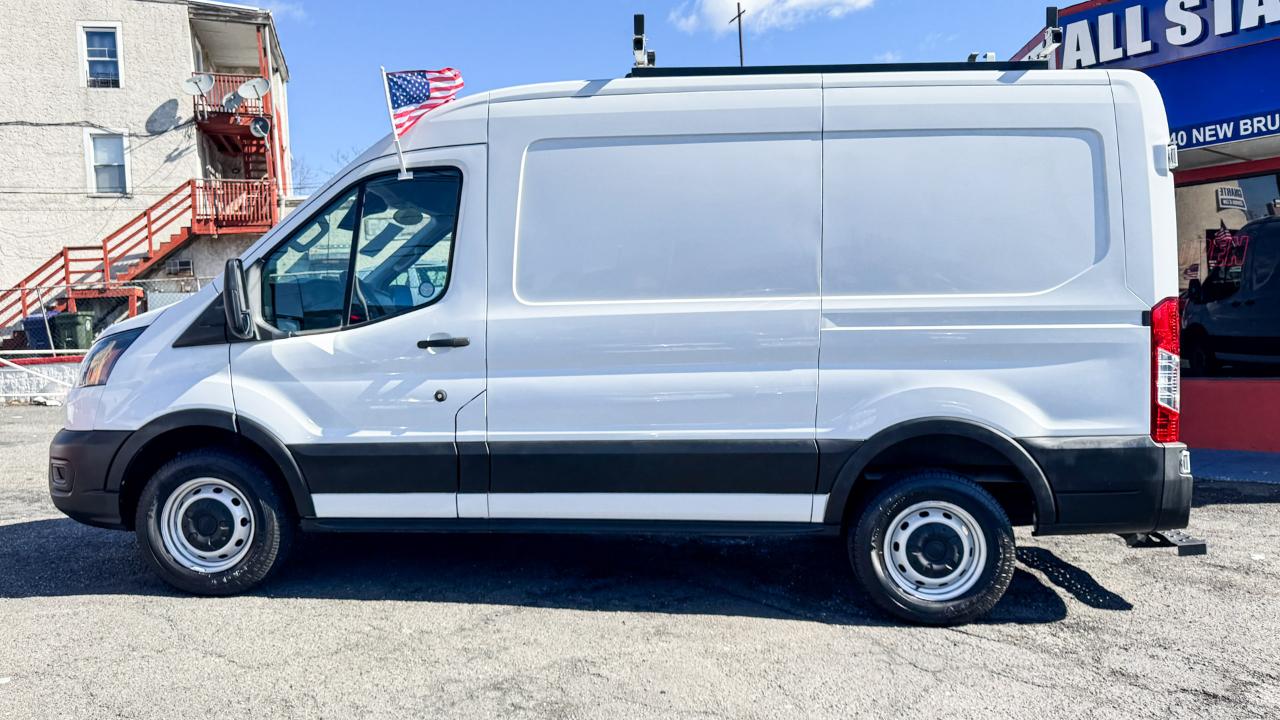 Ford Transit Cargo Van T-250 130" Med Rf 9070 GVWR RWD 2021