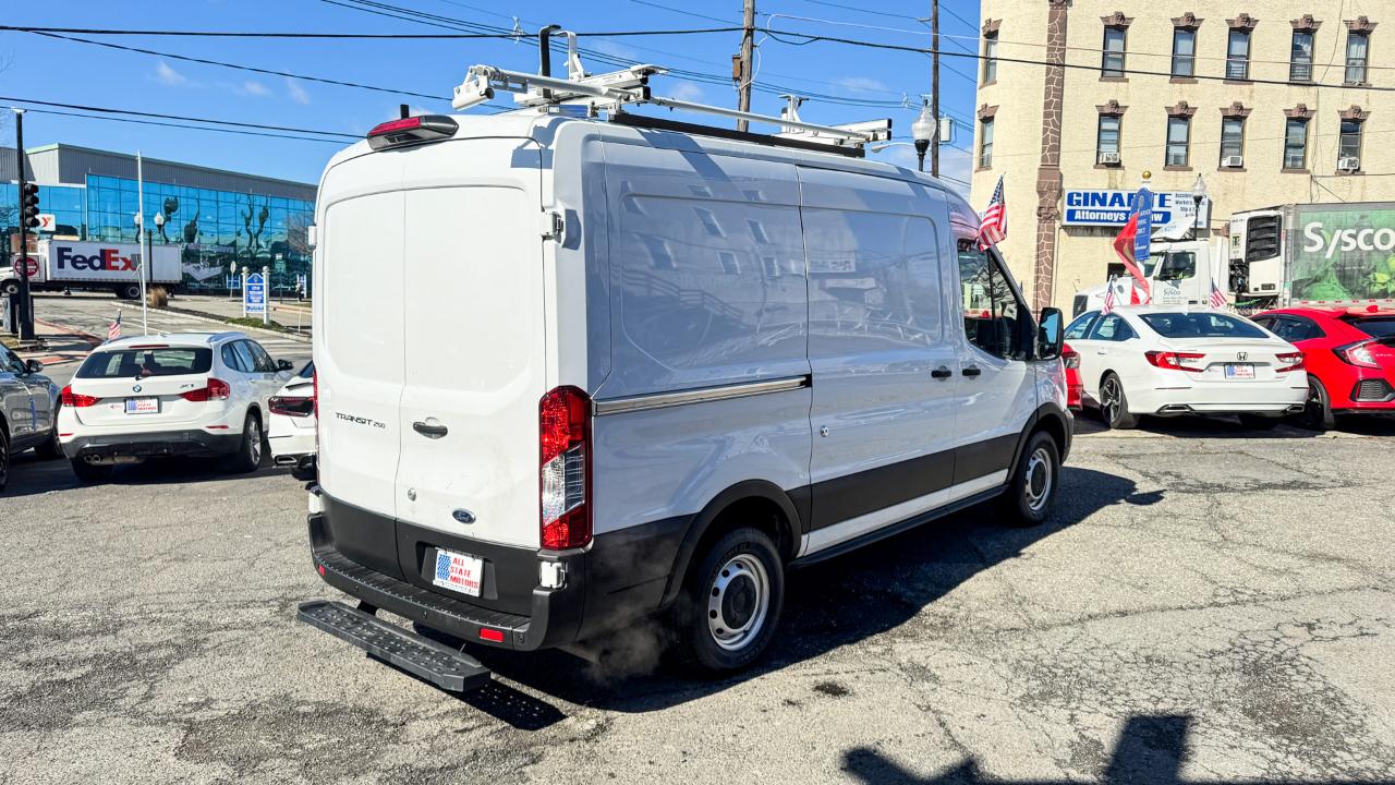 Ford Transit Cargo Van T-250 130" Med Rf 9070 GVWR RWD 2021