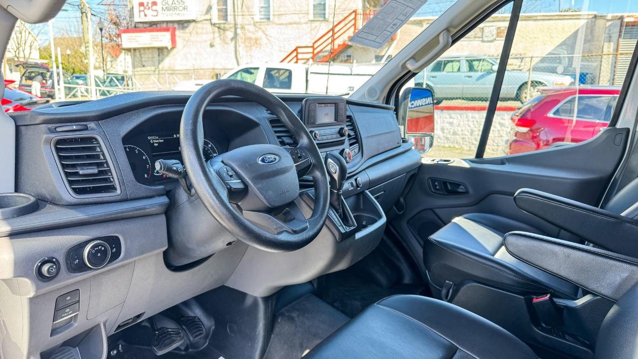 Ford Transit Cargo Van T-250 130" Med Rf 9070 GVWR RWD 2021