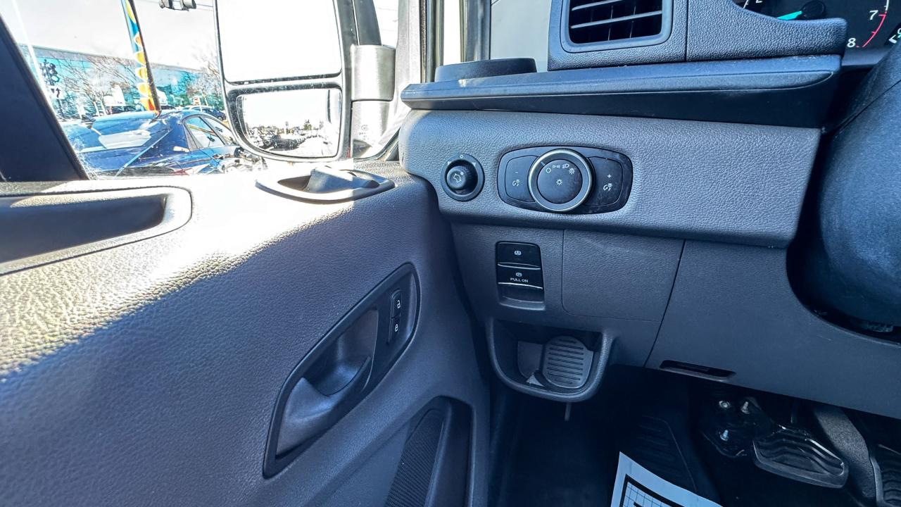 Ford Transit Cargo Van T-250 130" Med Rf 9070 GVWR RWD 2021