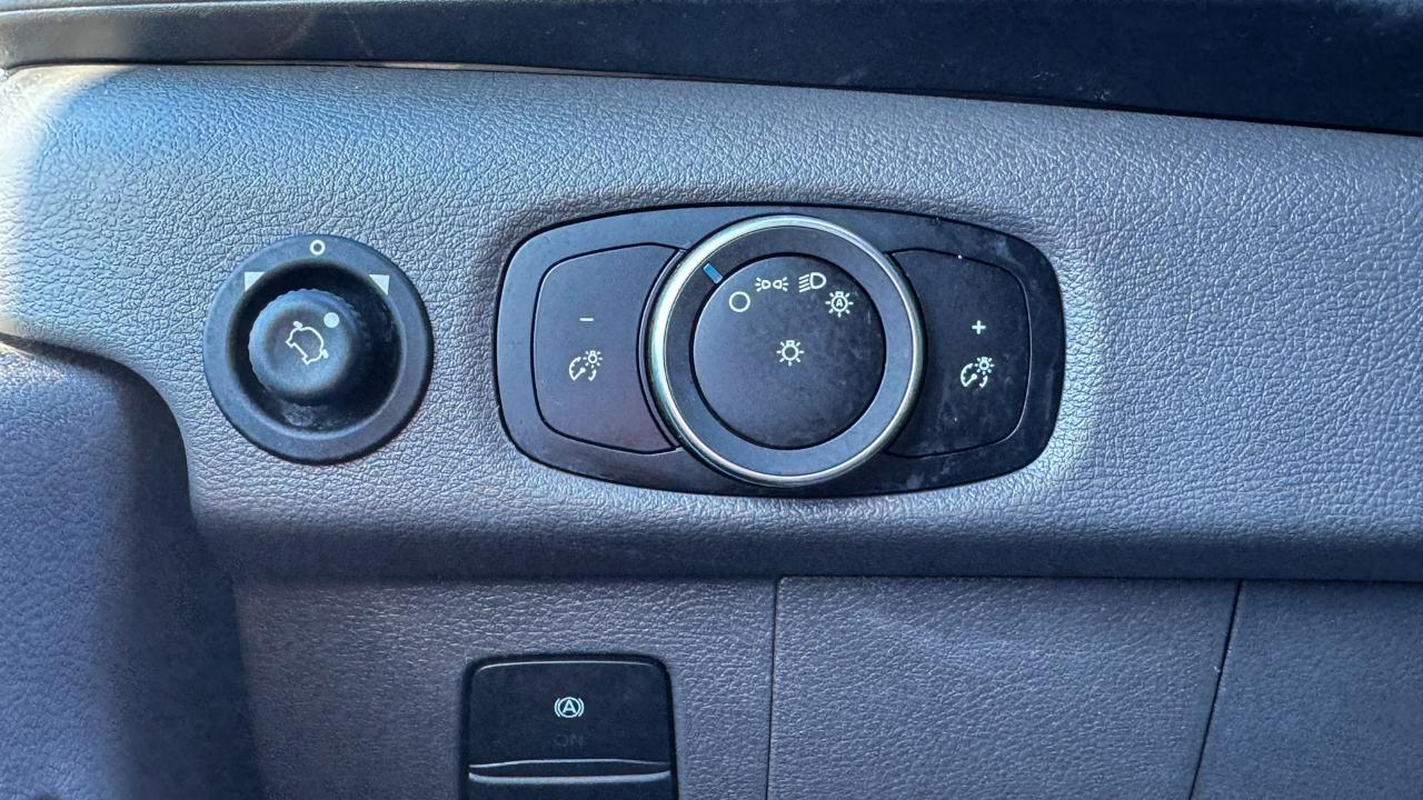 Ford Transit Cargo Van T-250 130" Med Rf 9070 GVWR RWD 2021