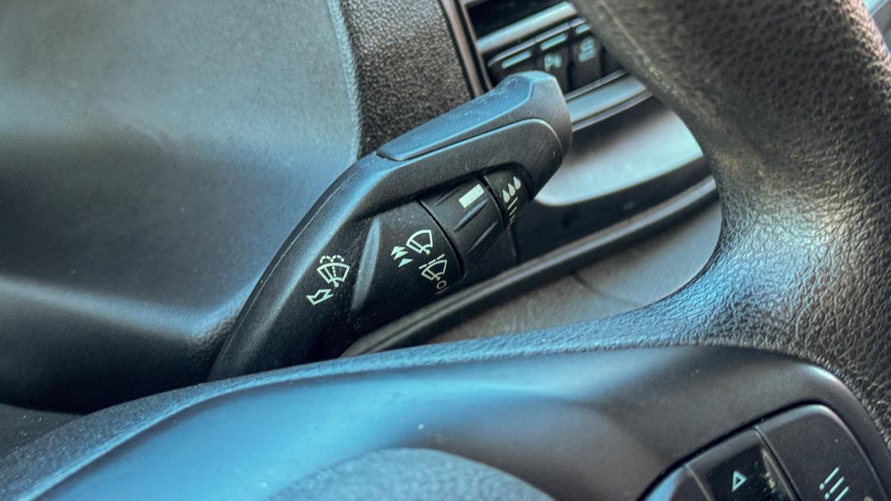 Ford Transit Cargo Van T-250 130" Med Rf 9070 GVWR RWD 2021