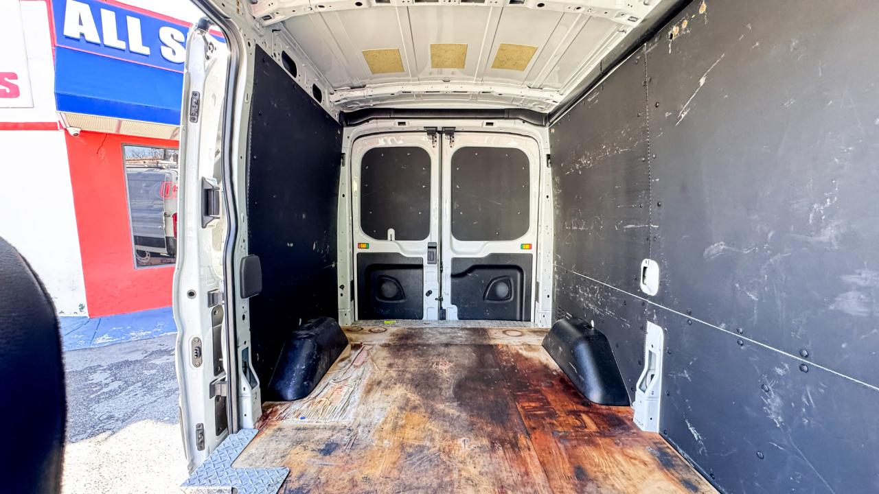 Ford Transit Cargo Van T-250 130" Med Rf 9070 GVWR RWD 2021