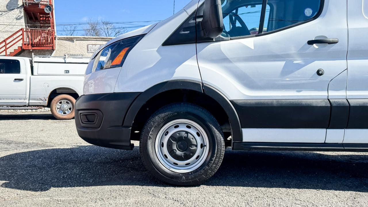 Ford Transit Cargo Van T-250 130" Med Rf 9070 GVWR RWD 2021