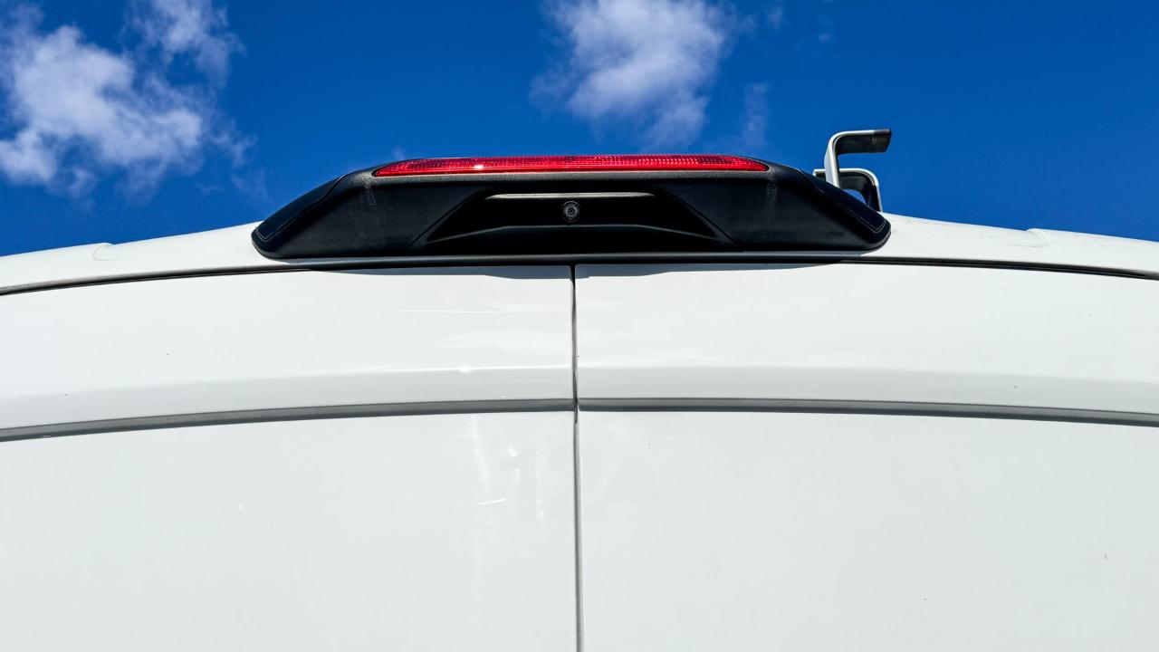 Ford Transit Cargo Van T-250 130" Med Rf 9070 GVWR RWD 2021