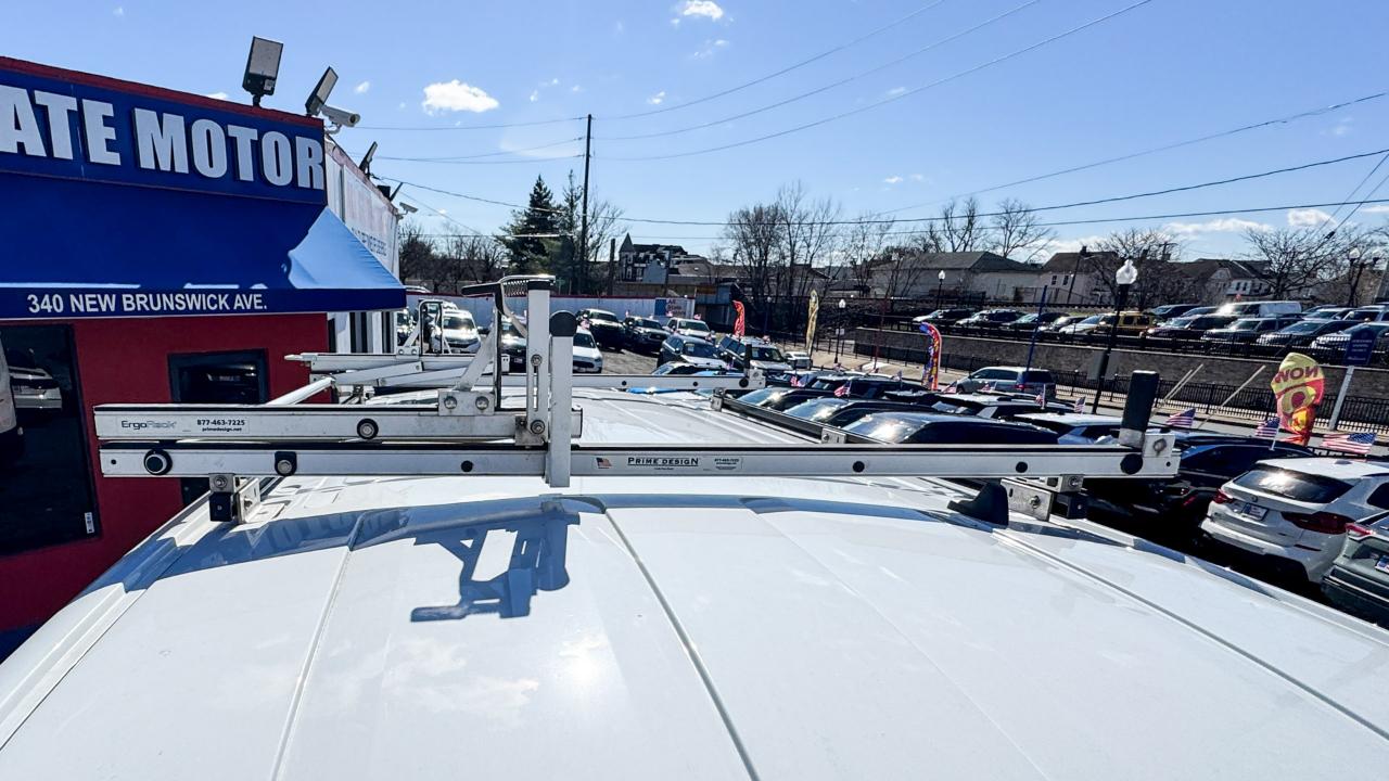 Ford Transit Cargo Van T-250 130" Med Rf 9070 GVWR RWD 2021