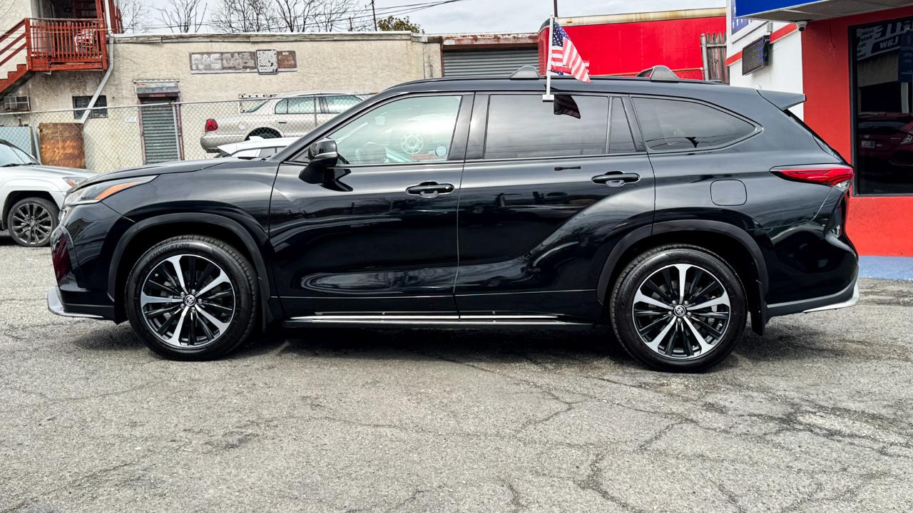 Toyota Highlander XSE AWD (Natl) 2021