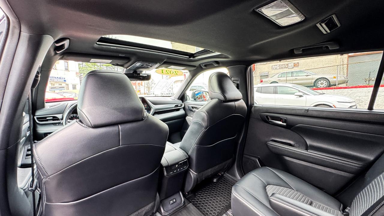 Toyota Highlander XSE AWD (Natl) 2021