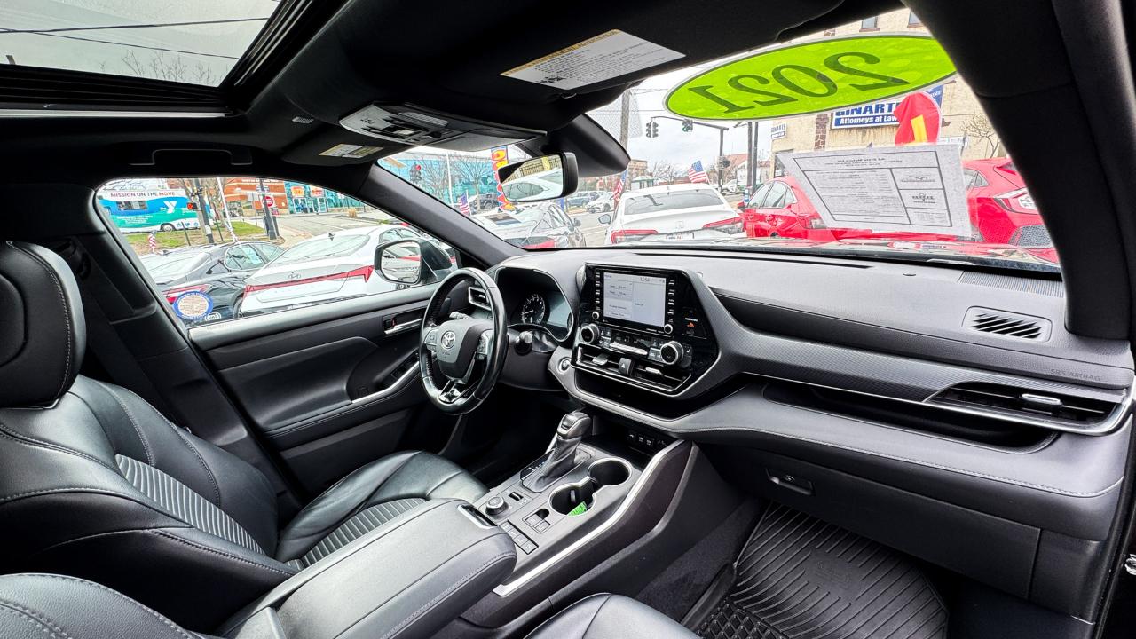 Toyota Highlander XSE AWD (Natl) 2021