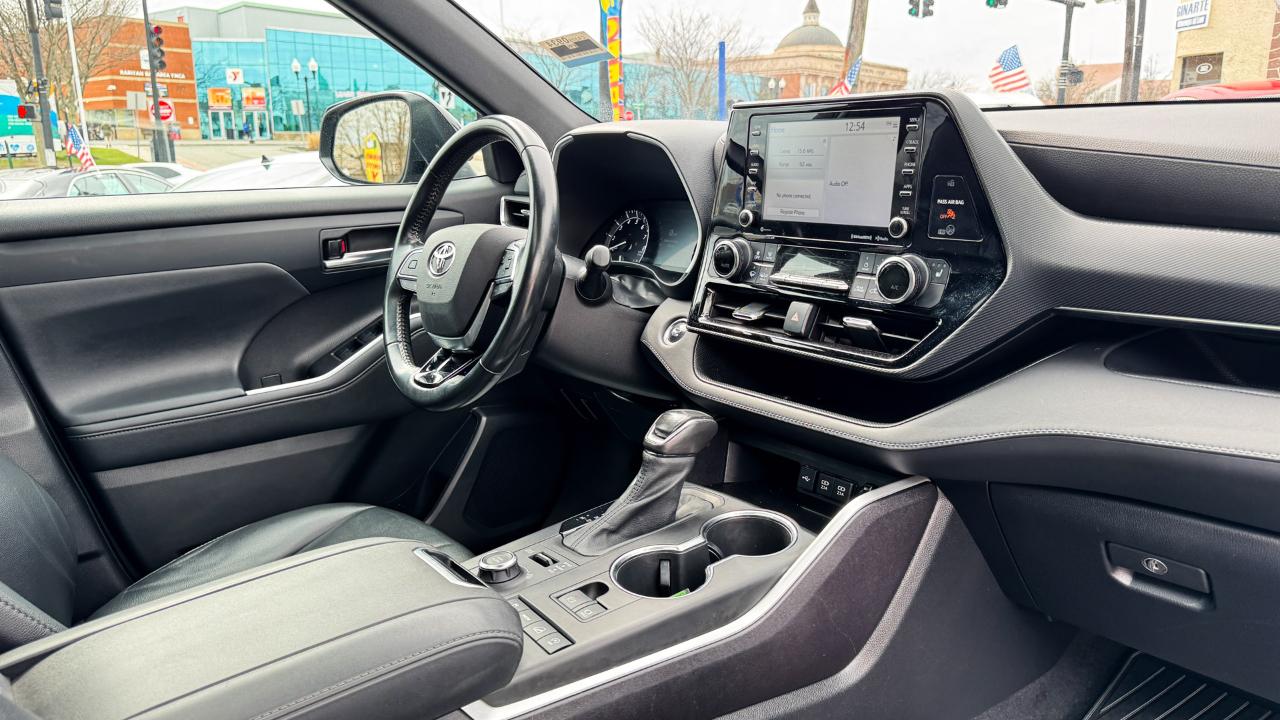 Toyota Highlander XSE AWD (Natl) 2021